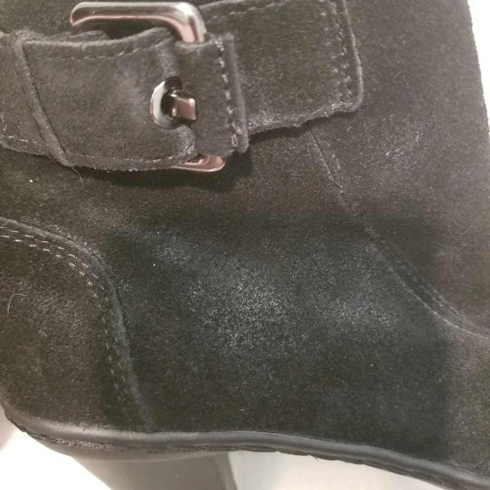 Thredup(PRICE IS FIRM!)Strictly Comfort Heeled Booties - Picture 8 of 10